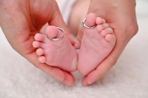 河南宝宝挤眼睛是怎么回事 河南宝宝挤眼睛是怎么回事